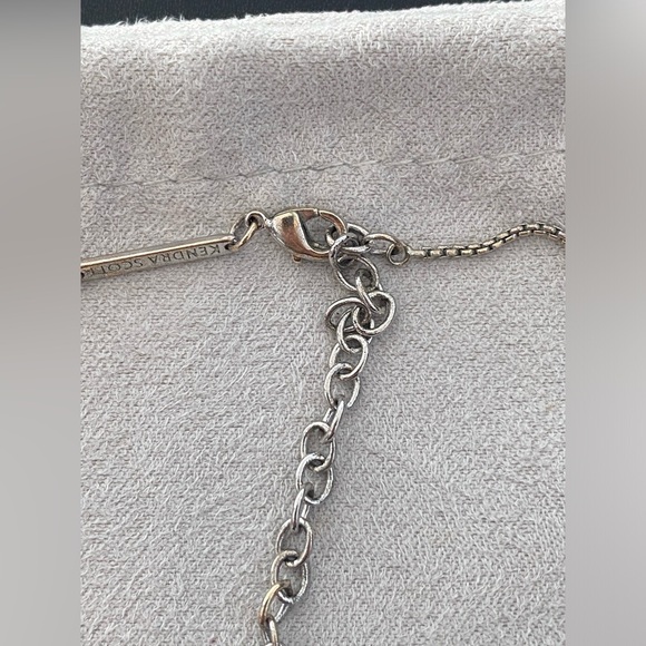 Kendra Scott Leanor Rose Quartz and Silver Pendant Necklace - Picture 8 of 12